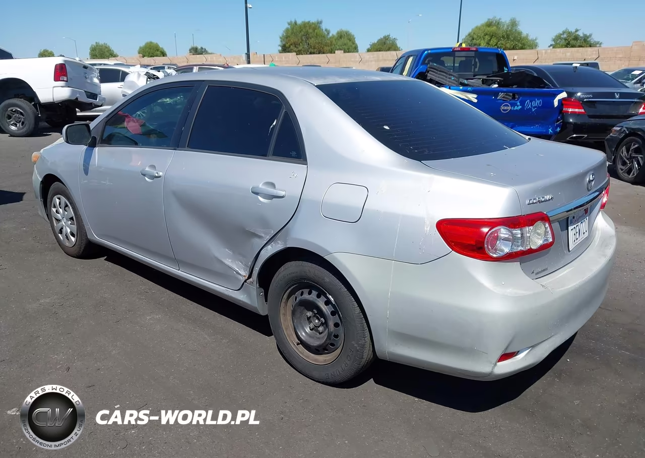 2011 Toyota Corolla Le VIN:2T1BU4EE8BC561113 - 3