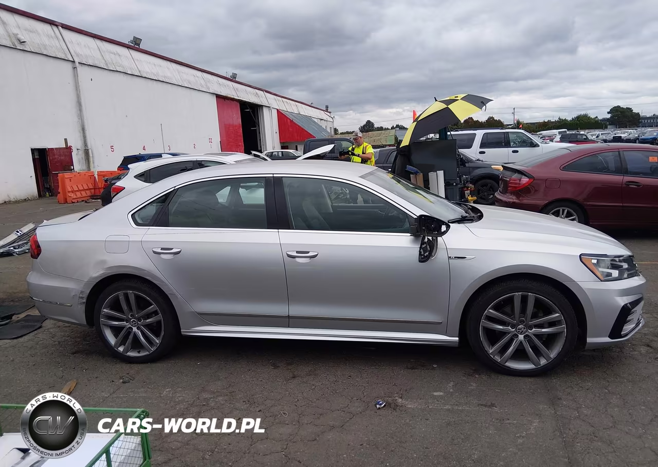 2017 Volkswagen Passat 1.8T R-Line VIN:1VWDT7A35HC048059 - 13