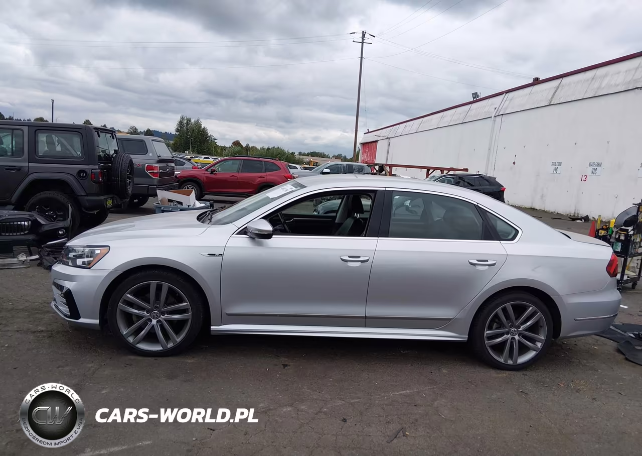 2017 Volkswagen Passat 1.8T R-Line VIN:1VWDT7A35HC048059 - 14