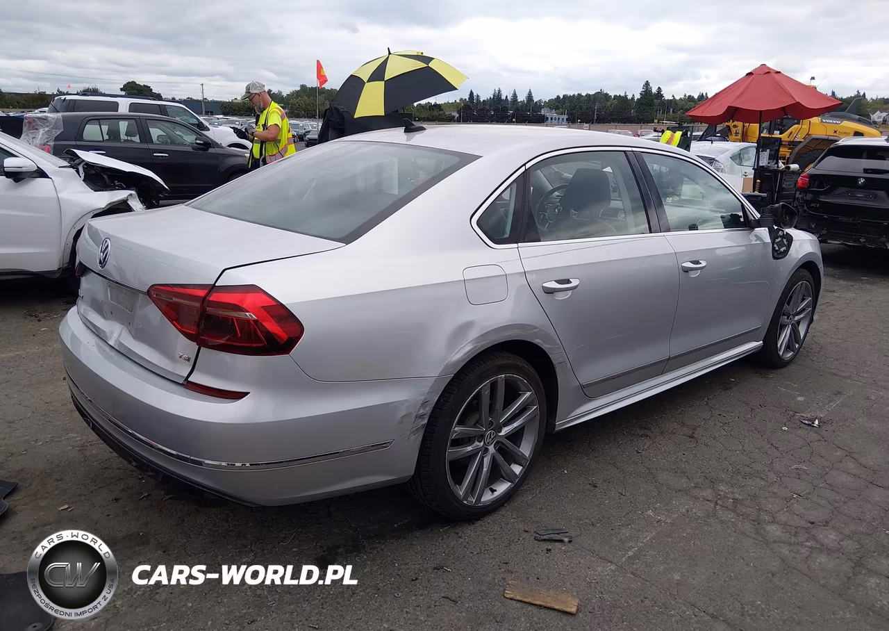 2017 Volkswagen Passat 1.8T R-Line VIN:1VWDT7A35HC048059 - 4