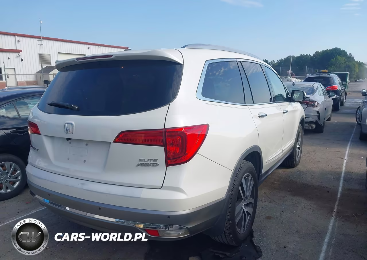 2017 Honda Pilot Elite VIN:5FNYF6H01HB084223 - 4