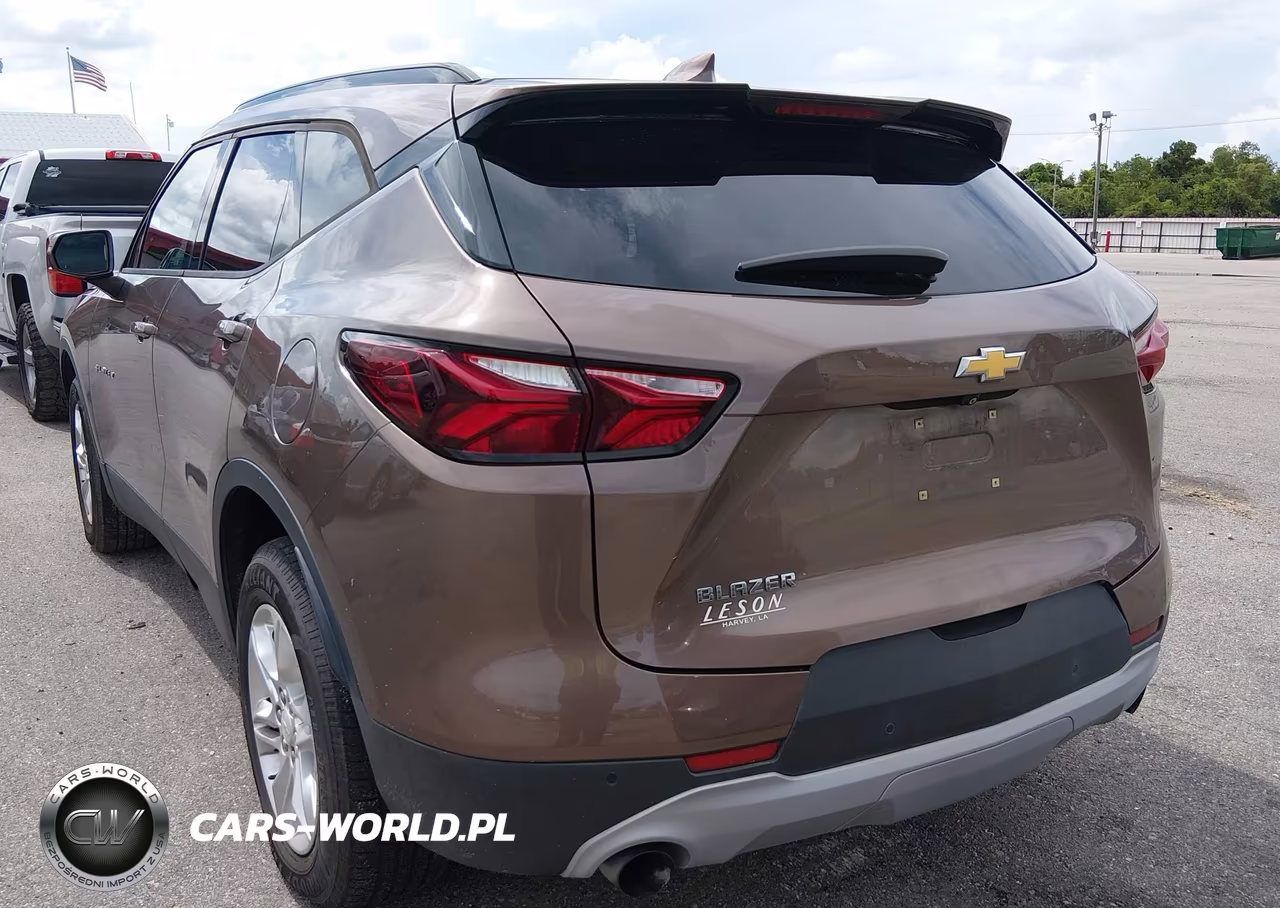 2019 Chevrolet Blazer VIN:3GNKBBRA0KS674369 - 3