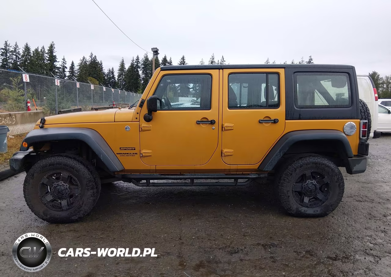 2014 Jeep Wrangler Unlimited Sport VIN:1C4BJWDG2EL321804 - 15