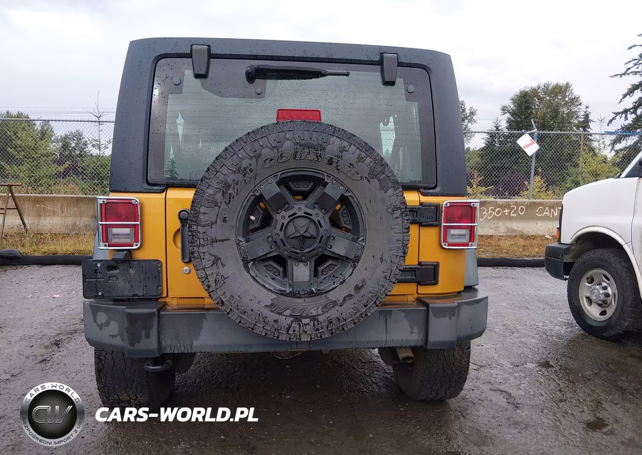 2014 Jeep Wrangler Unlimited Sport VIN:1C4BJWDG2EL321804 - 17