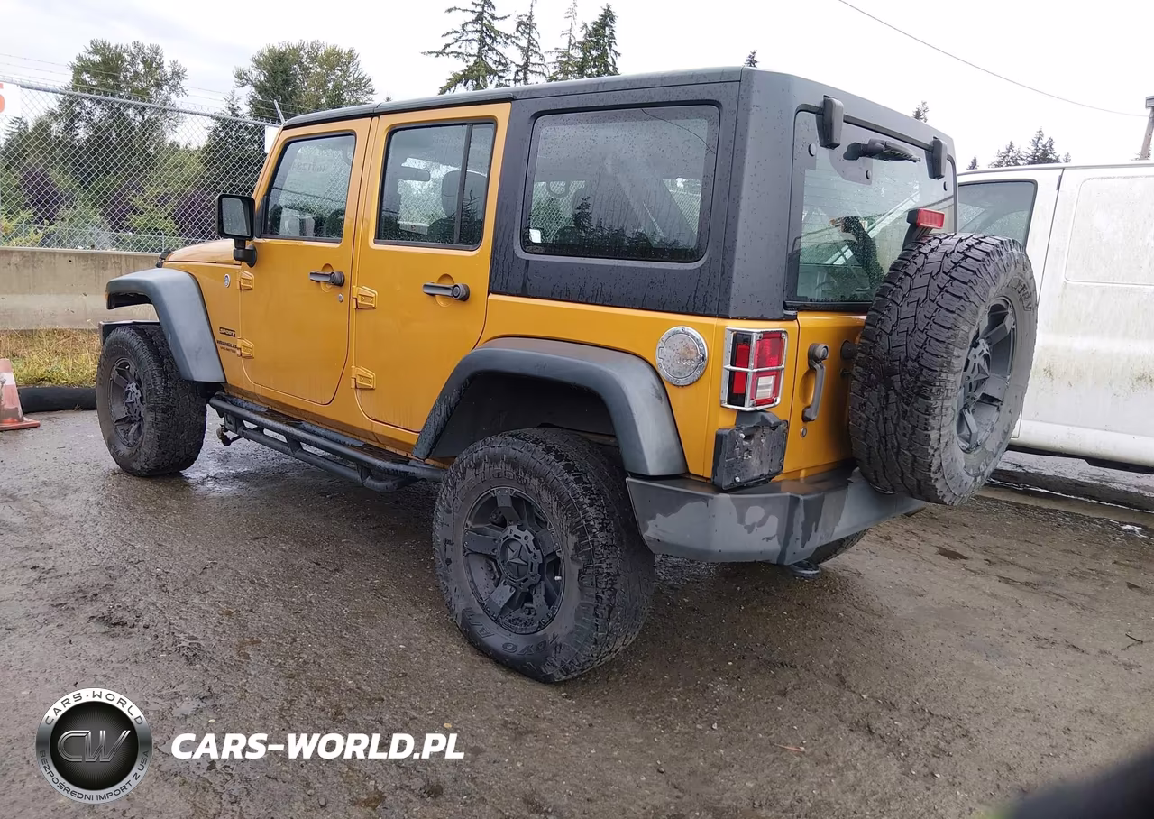 2014 Jeep Wrangler Unlimited Sport VIN:1C4BJWDG2EL321804 - 3
