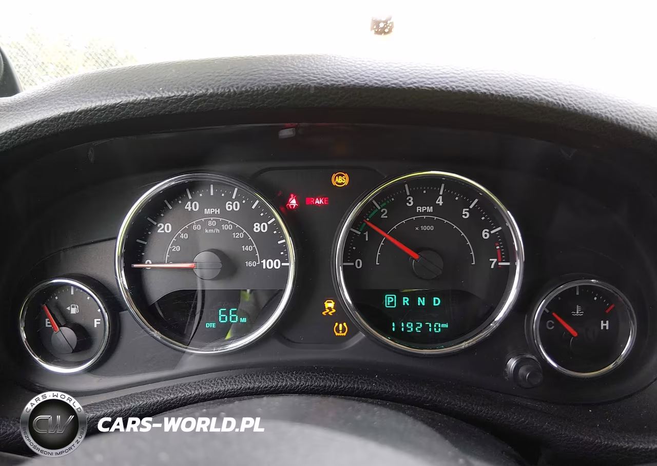 2014 Jeep Wrangler Unlimited Sport VIN:1C4BJWDG2EL321804 - 7