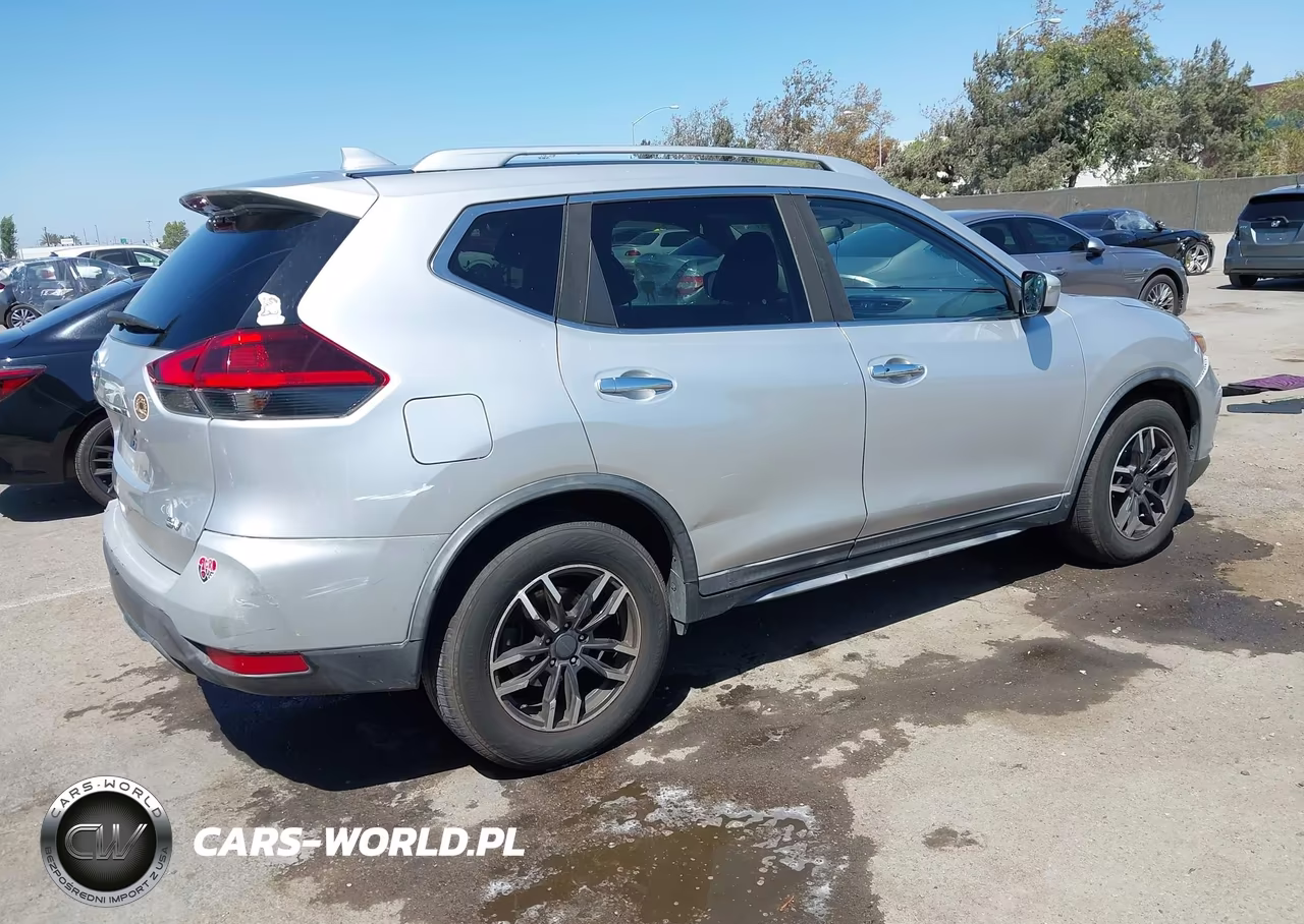 2018 Nissan Rogue Sv VIN:KNMAT2MT4JP511182 - 4