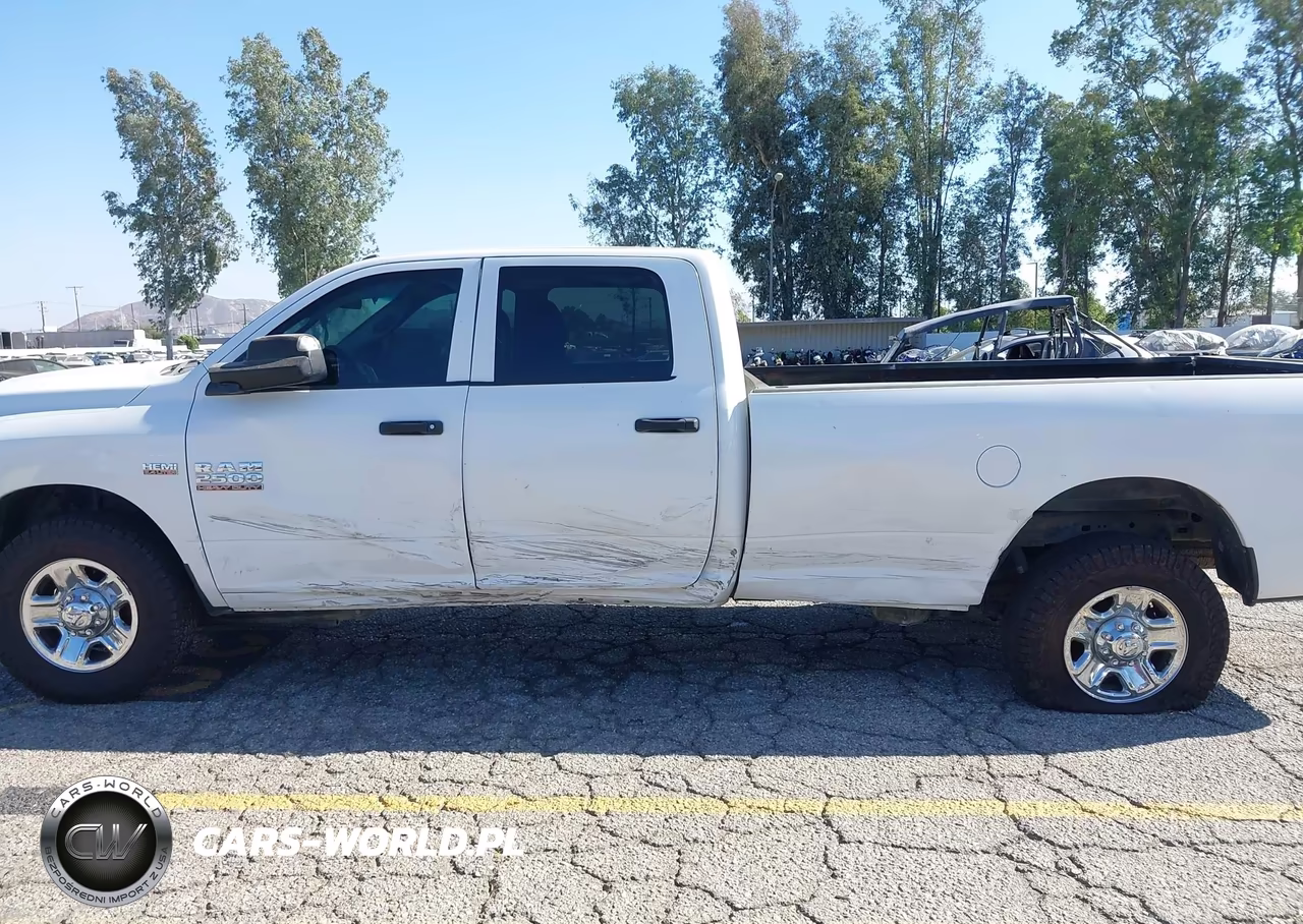 2017 Ram 2500 Tradesman 4X2 8' Box VIN:3C6UR4HJ8HG629595 - 13