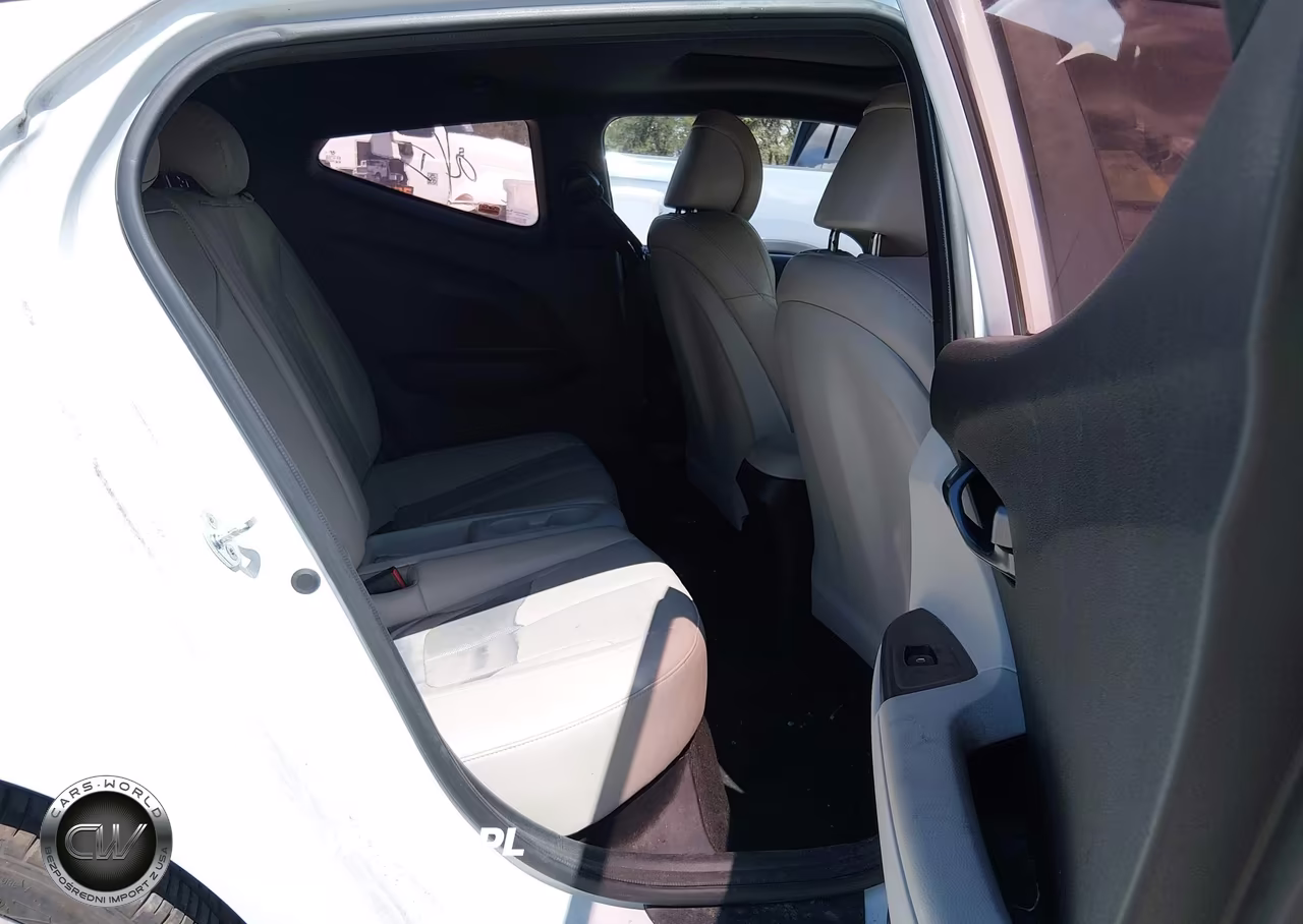 2019 Hyundai Veloster Turbo Ultimate VIN:KMHTH6AB8KU013224 - 8