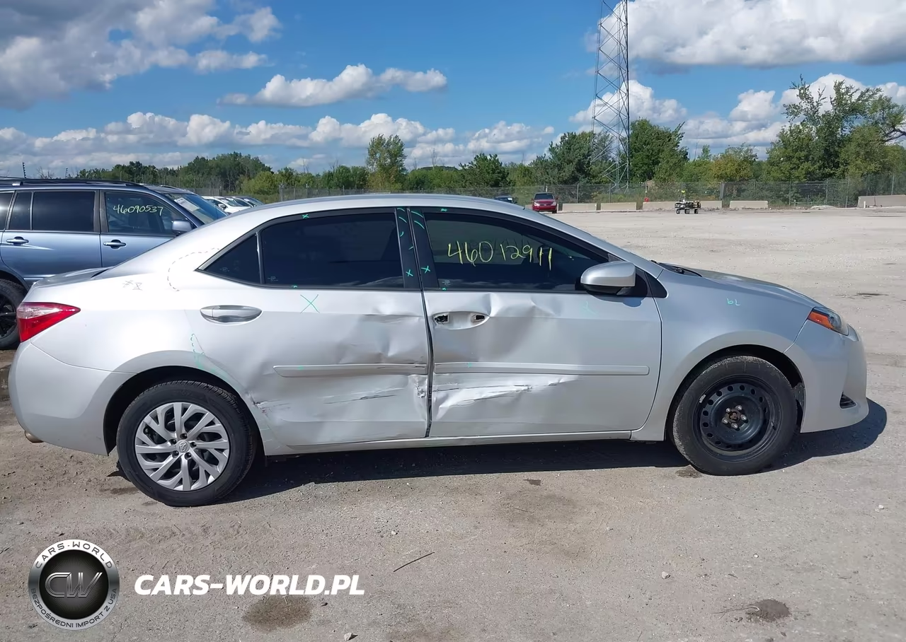 2017 Toyota Corolla Le VIN:2T1BURHE6HC925773 - 13