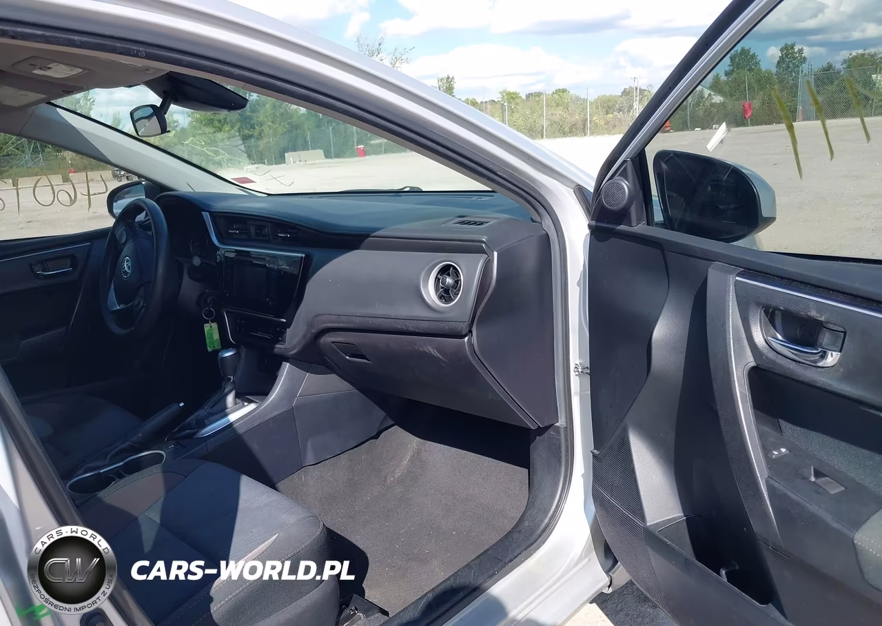 2017 Toyota Corolla Le VIN:2T1BURHE6HC925773 - 5