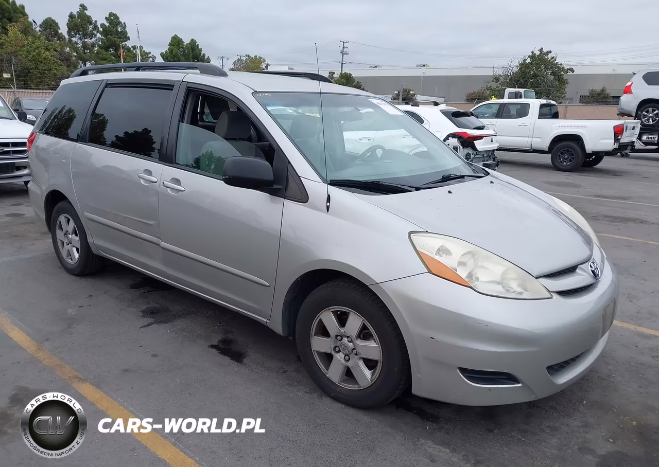 2008 Toyota Sienna Le – zdjęcie 1 z 11