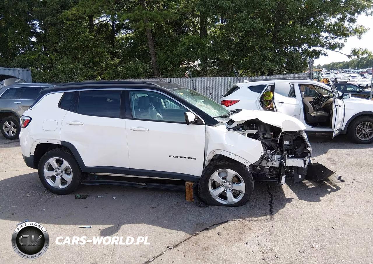 2019 Jeep Compass Latitude 4X4 VIN:3C4NJDBBXKT767661 - 13