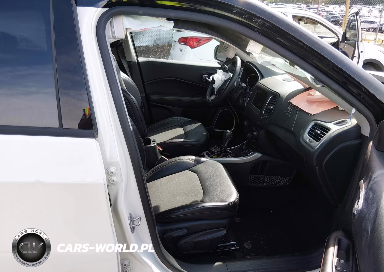 2019 Jeep Compass Latitude 4X4 VIN:3C4NJDBBXKT767661 - 5