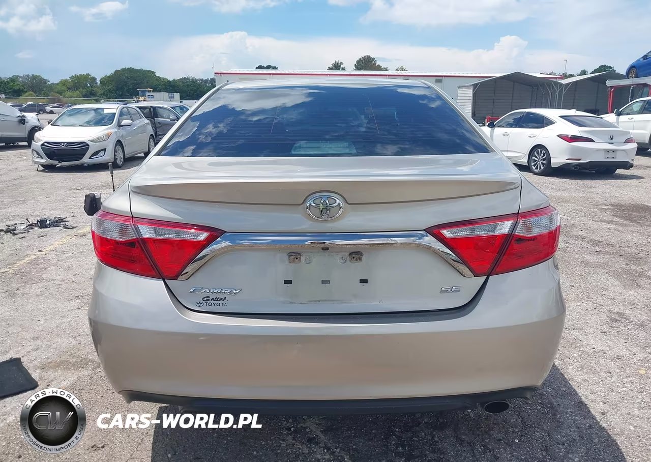 2015 Toyota Camry Se VIN:4T1BF1FK1FU065197 - 16
