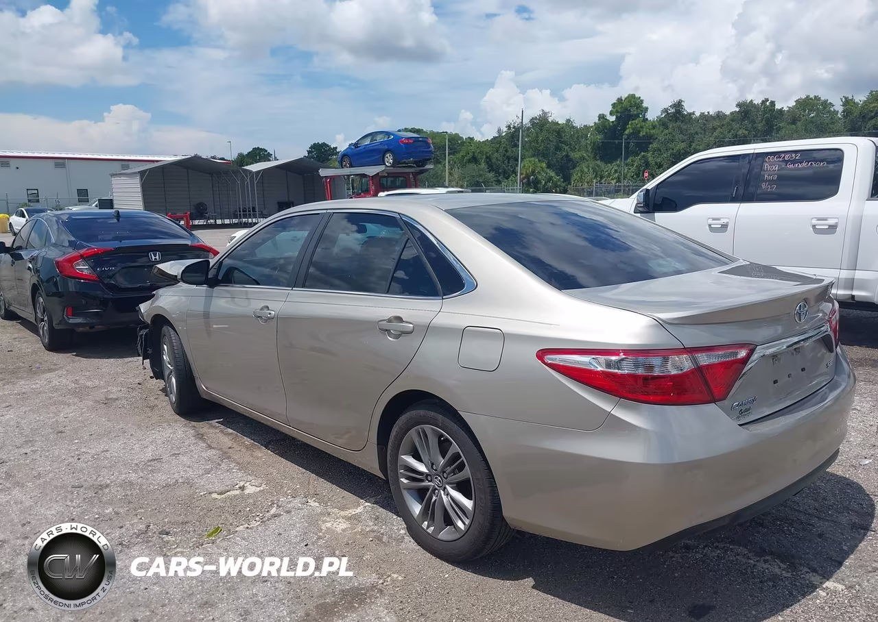2015 Toyota Camry Se VIN:4T1BF1FK1FU065197 - 3