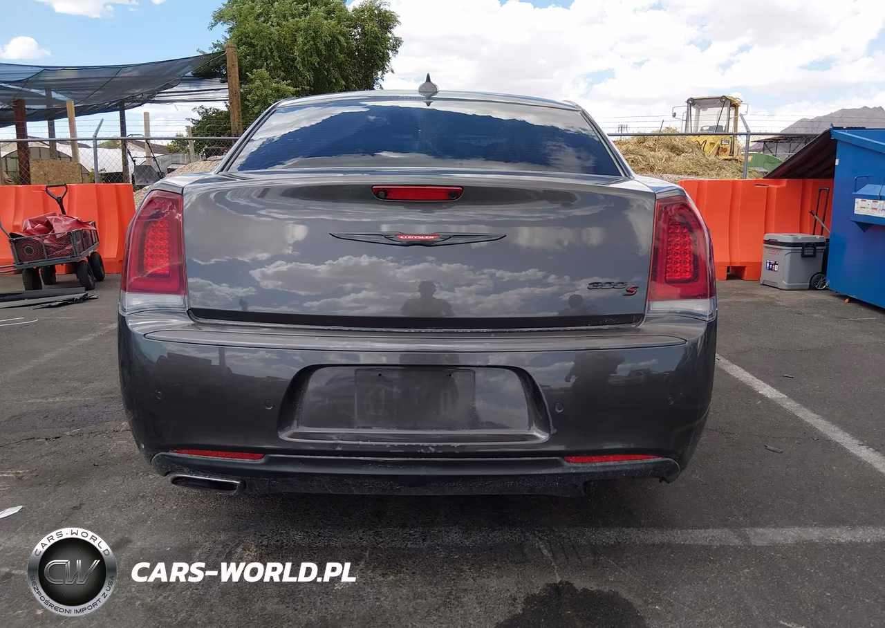 2021 Chrysler 300 300S VIN:2C3CCABGXMH545830 - 17