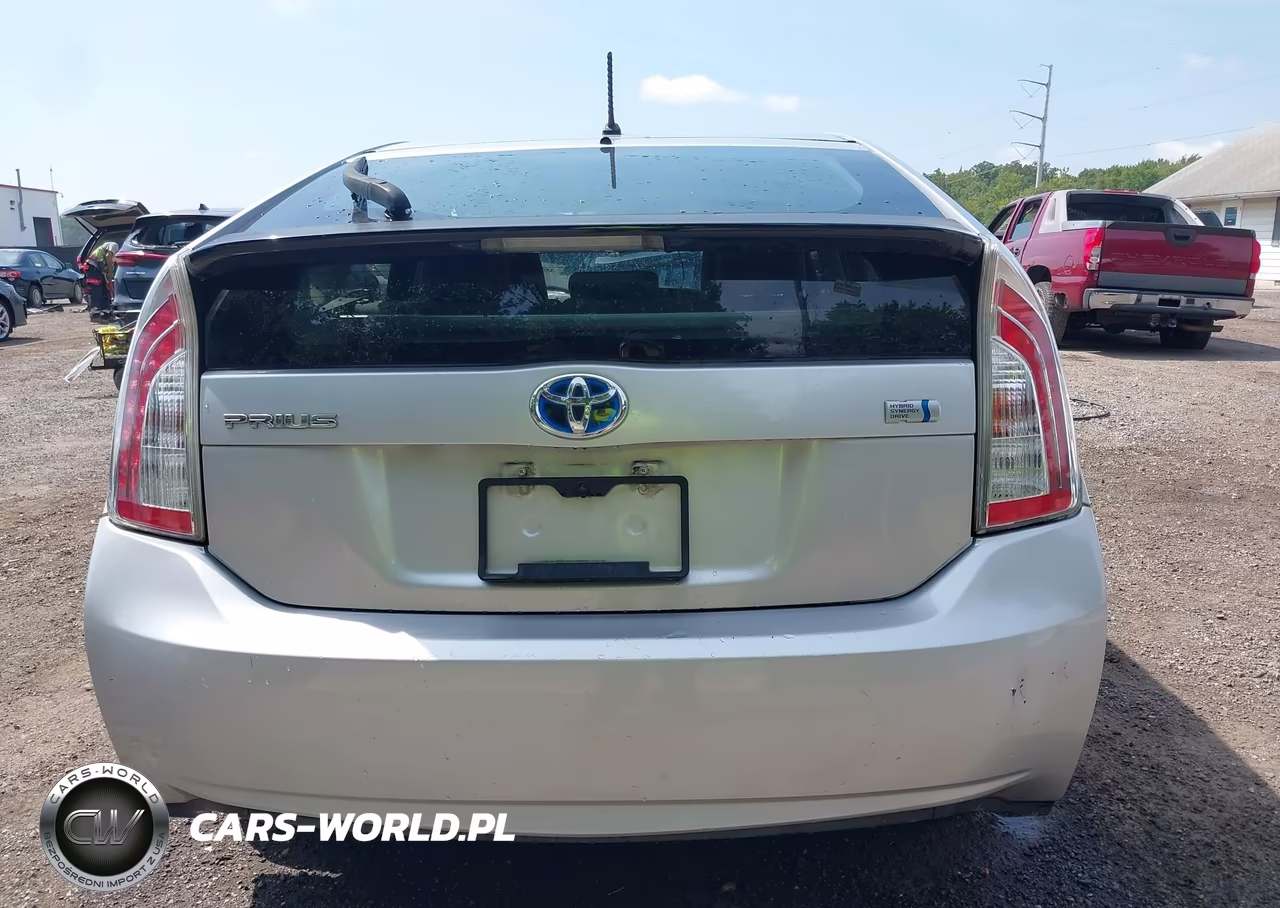 2013 Toyota Prius Two VIN:JTDKN3DU9D5634117 - 16