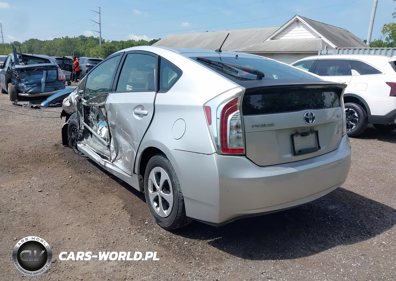 2013 Toyota Prius Two VIN:JTDKN3DU9D5634117 - 3