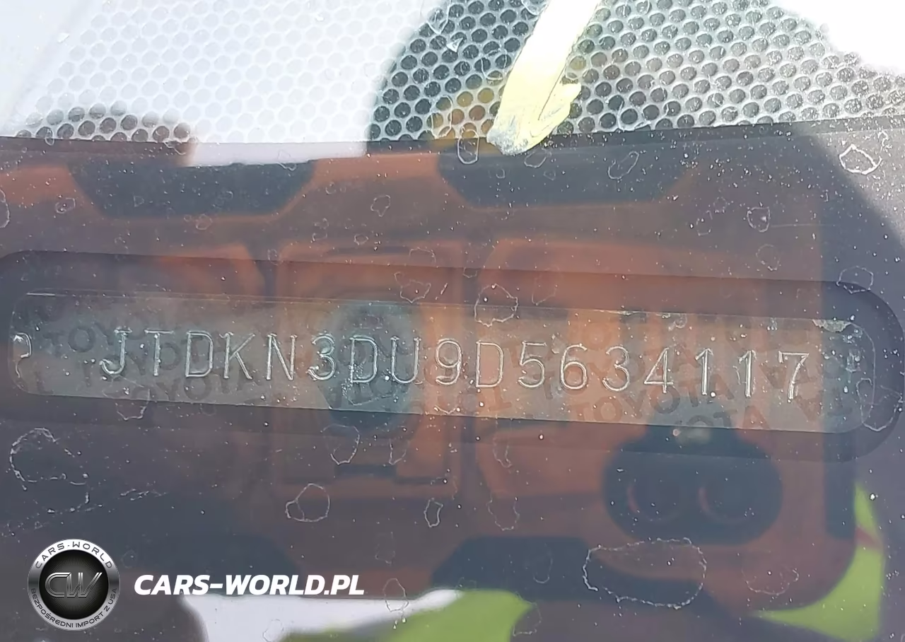 2013 Toyota Prius Two VIN:JTDKN3DU9D5634117 - 9