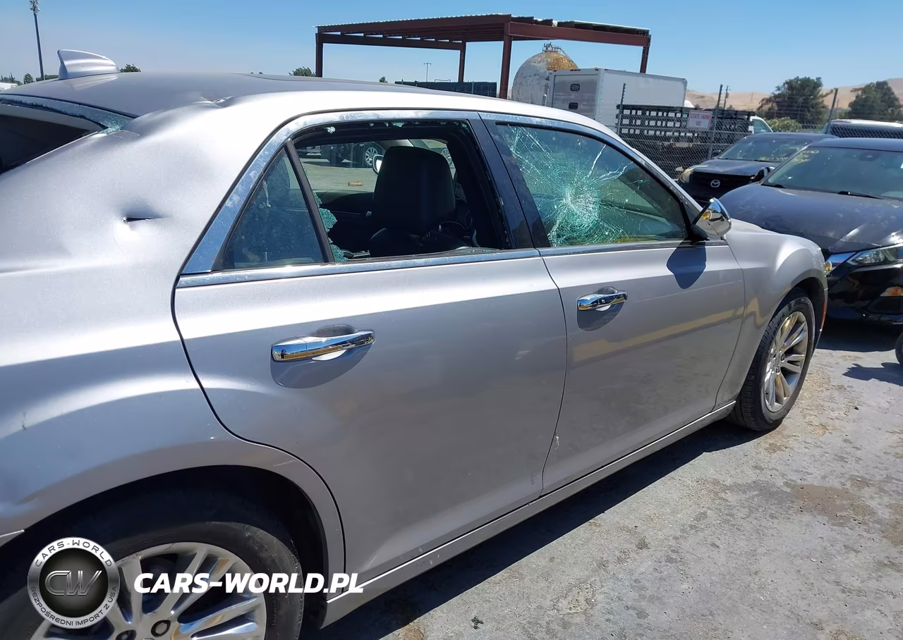 2016 Chrysler 300C VIN:2C3CCAEG1GH116561 - 13