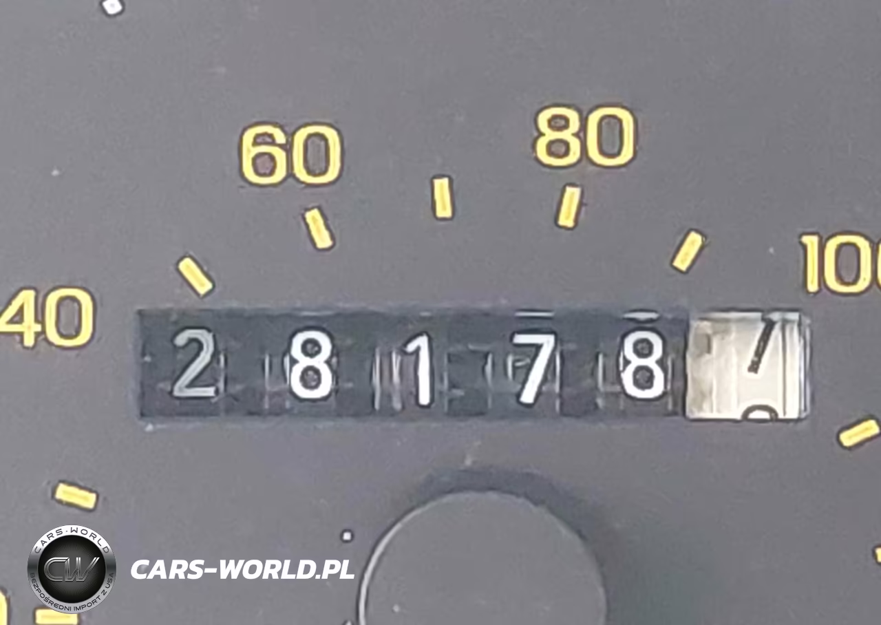 1992 Ford Taurus Gl VIN:1FACP52U7NA198136 - 12