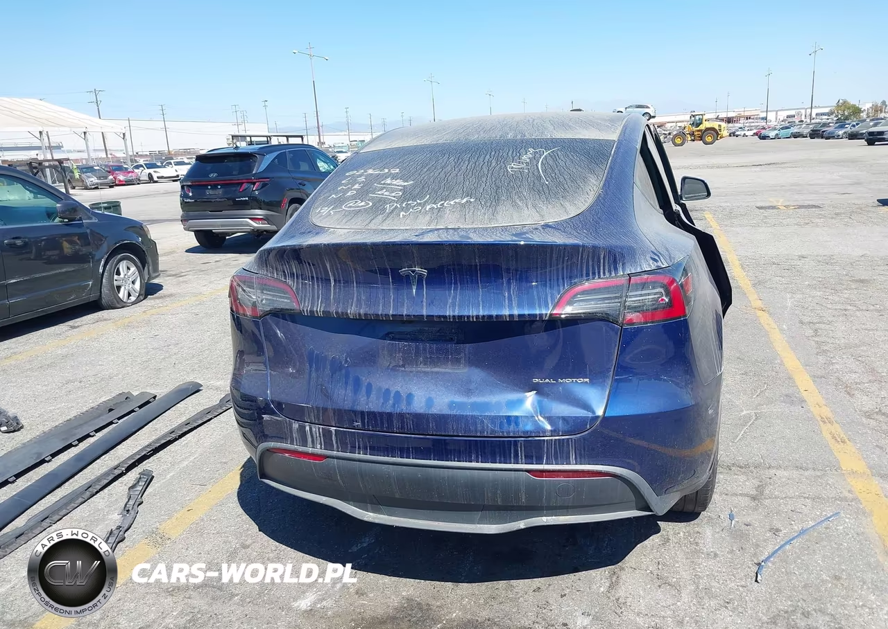 2024 Tesla Model Y Long Range Dual Motor All-Wheel Drive VIN:7SAYGAEE3RF023637 - 17