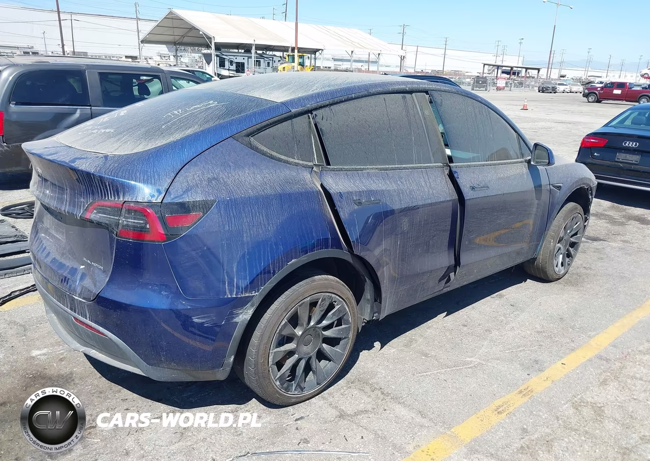 2024 Tesla Model Y Long Range Dual Motor All-Wheel Drive VIN:7SAYGAEE3RF023637 - 4