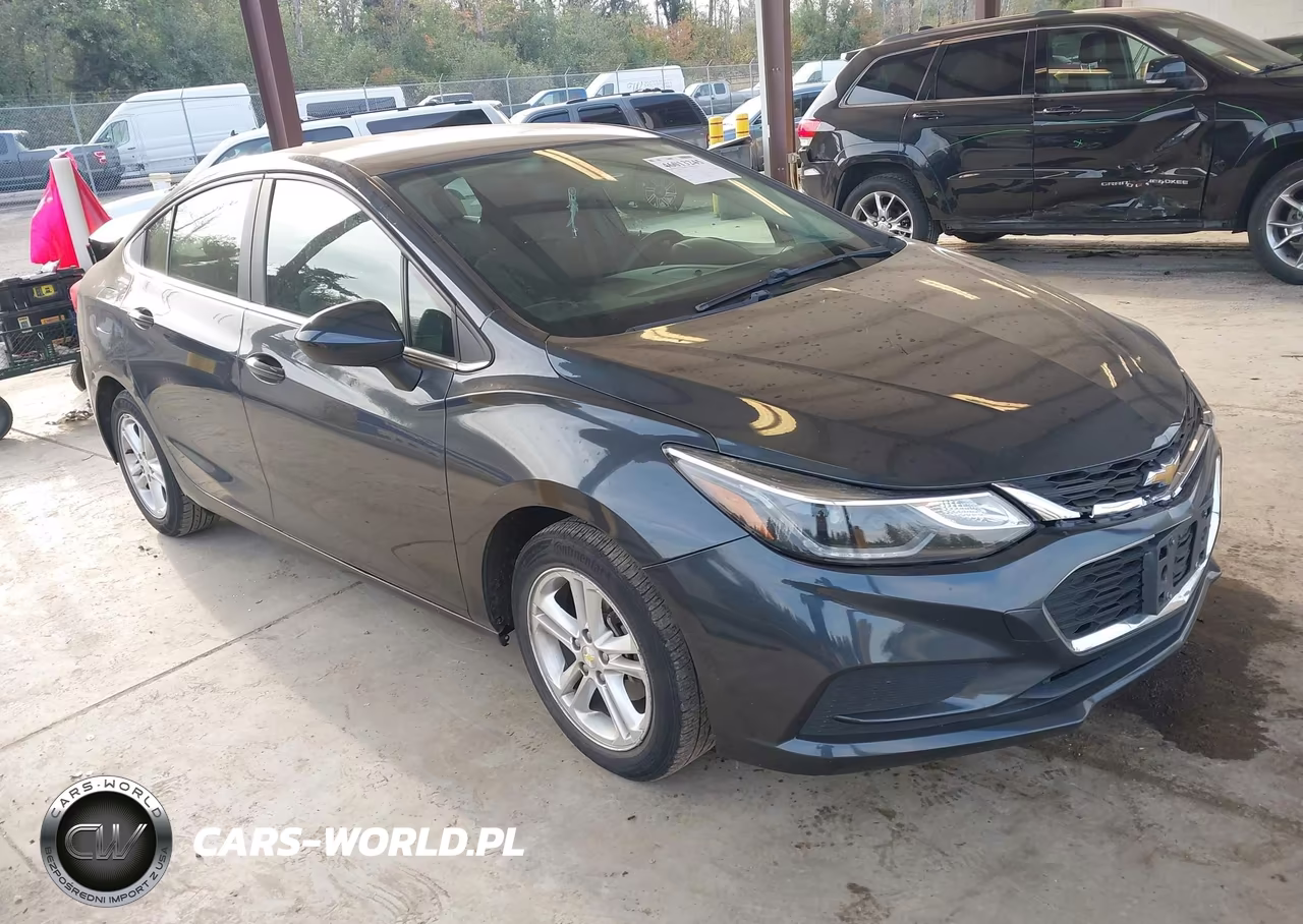 2017 Chevrolet Cruze Lt Auto – zdjęcie 1 z 17