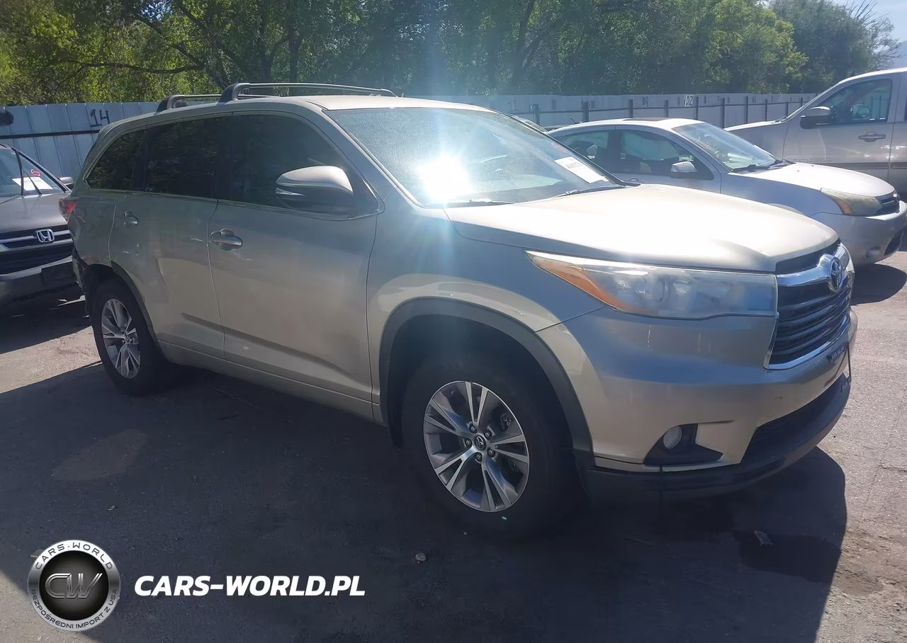 2016 Toyota Highlander Le Plus V6