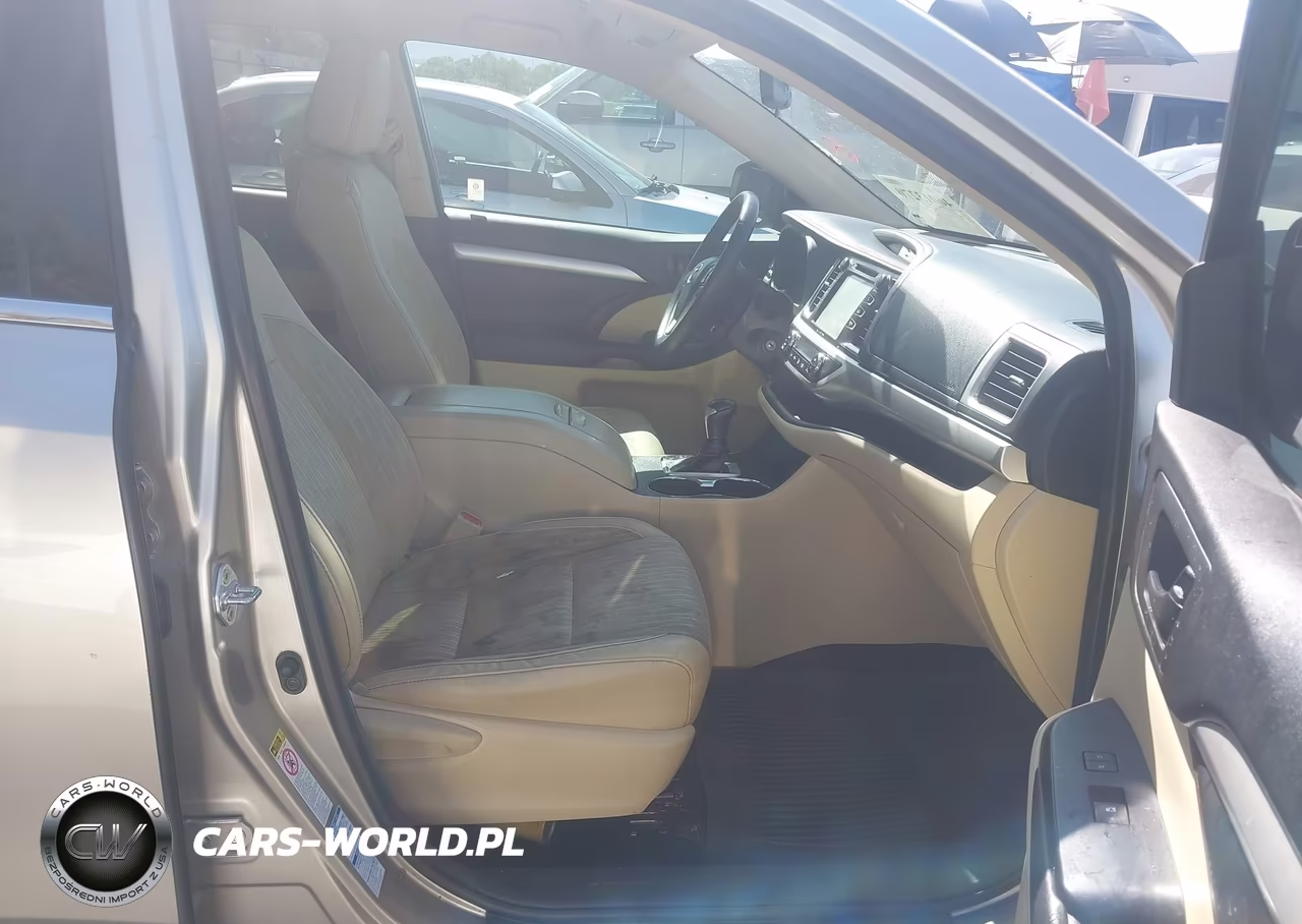 2016 Toyota Highlander Le Plus V6 VIN:5TDBKRFH9GS309493 - 5