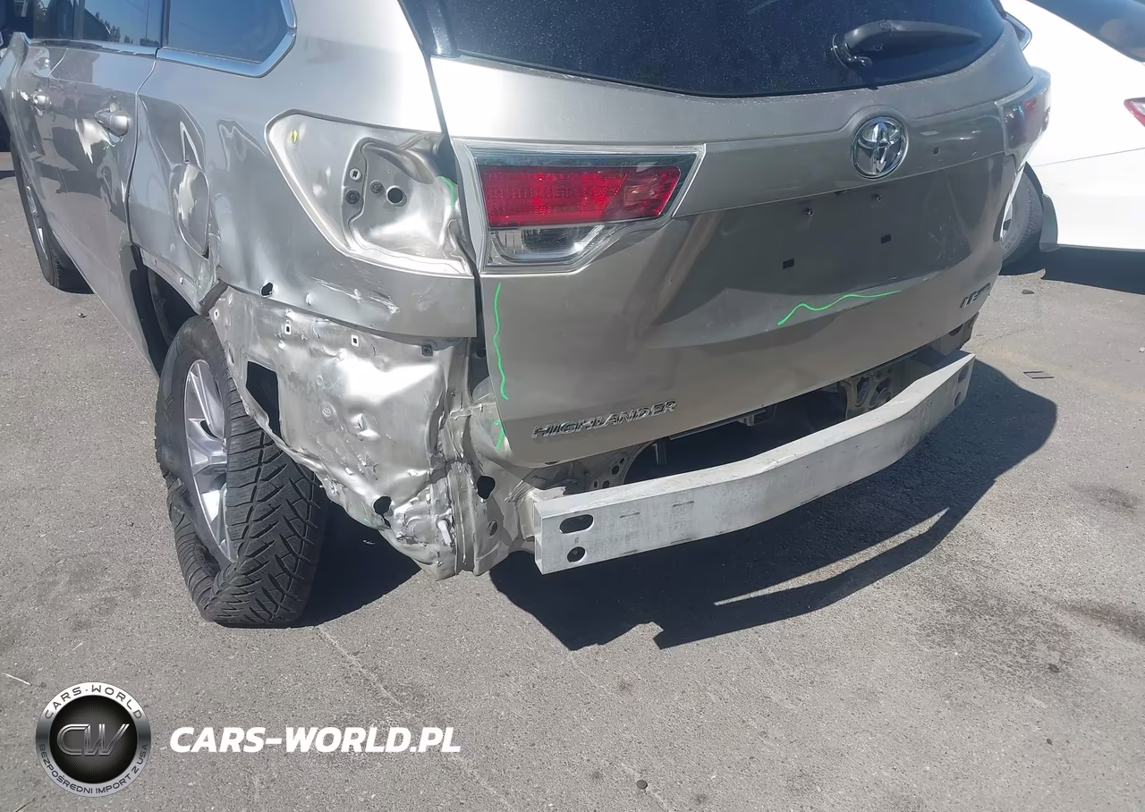 2016 Toyota Highlander Le Plus V6 VIN:5TDBKRFH9GS309493 - 6