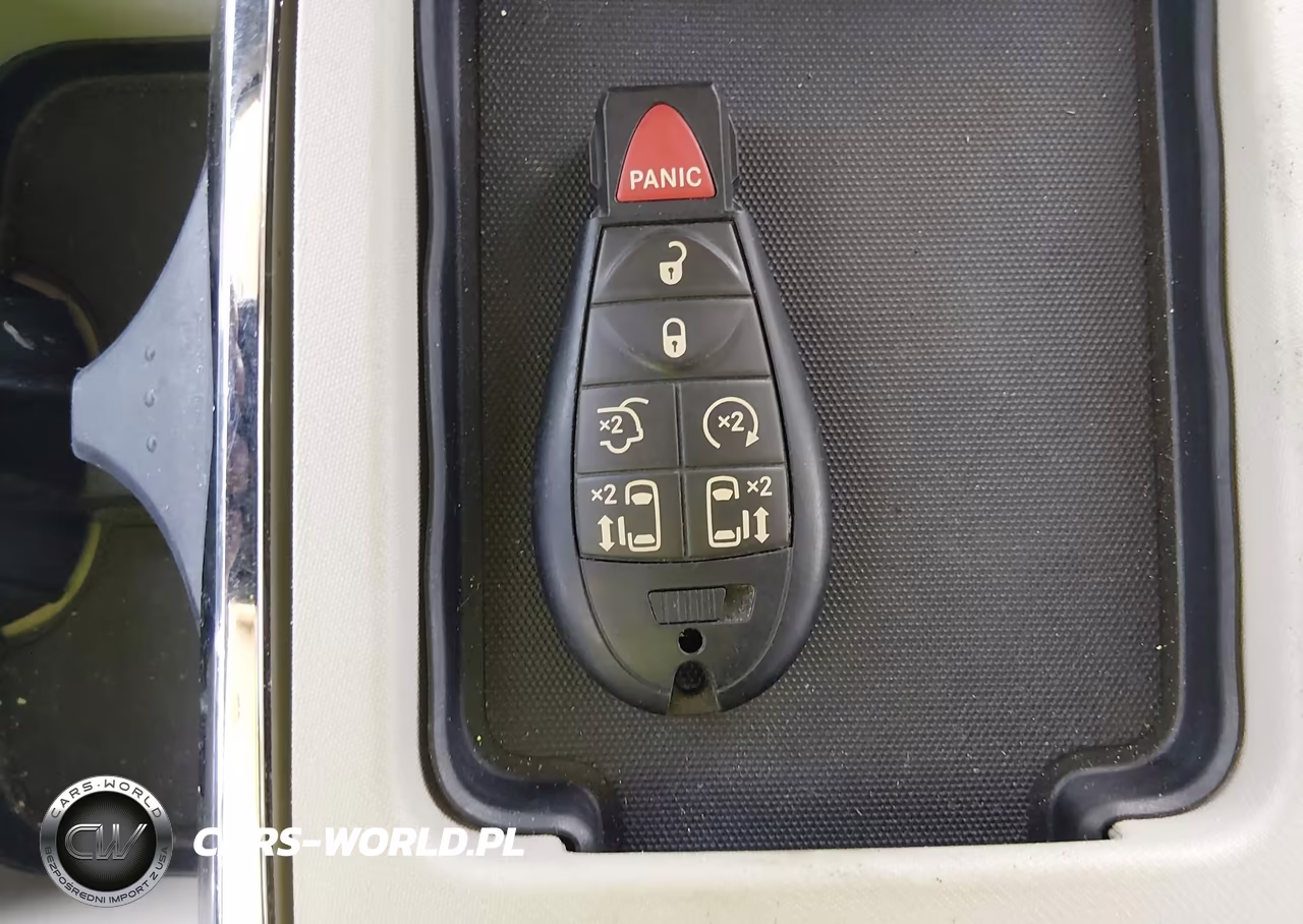 2013 Chrysler Town & Country Touring-L VIN:2C4RC1CG7DR753632 - 11