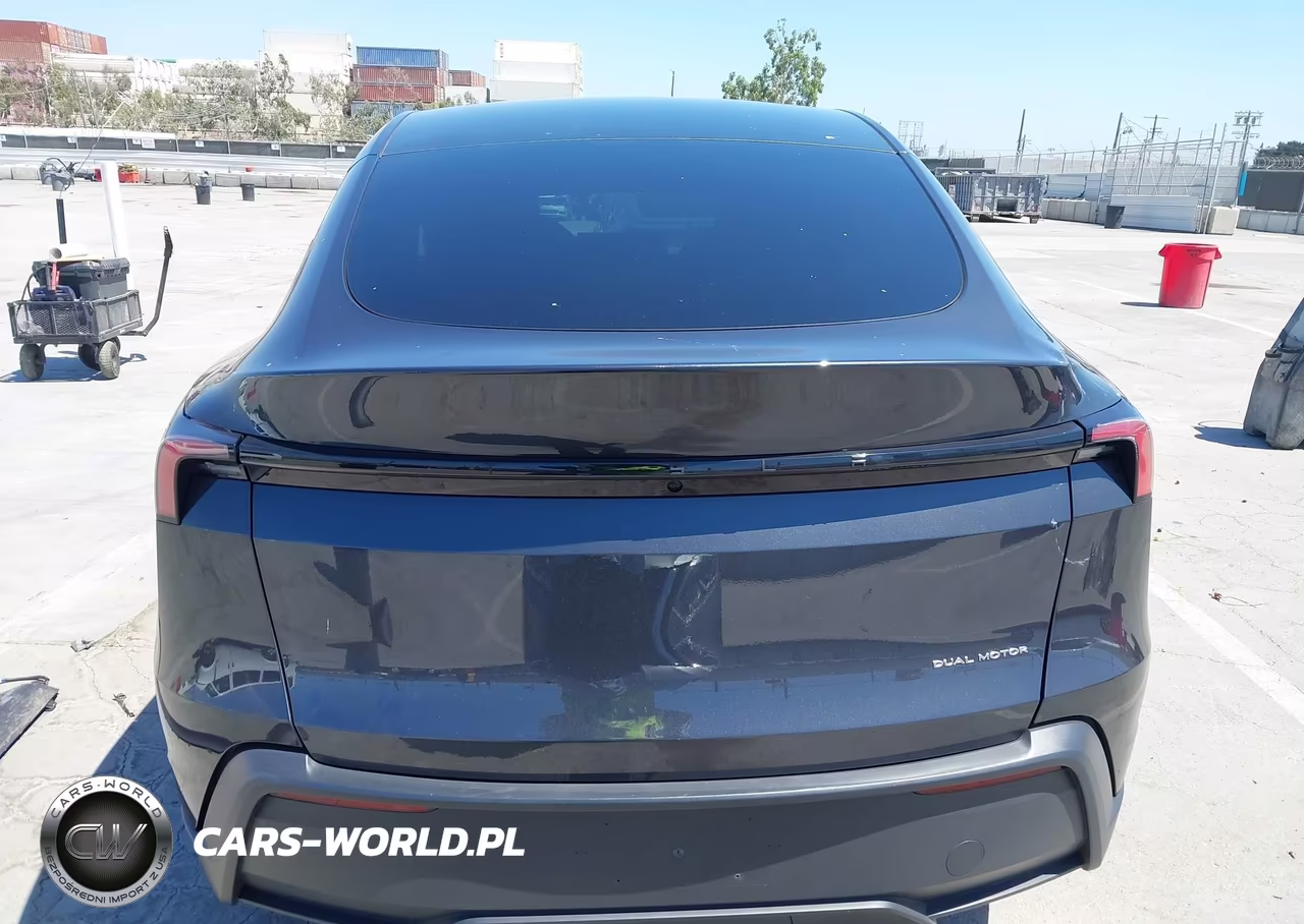 2026 Tesla Model Y VIN:7SAYGDEE9TA650364 - 16
