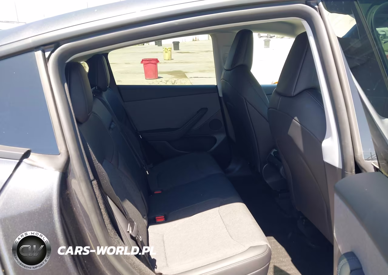 2026 Tesla Model Y VIN:7SAYGDEE9TA650364 - 8