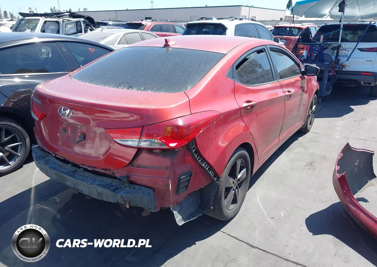 2013 Hyundai Elantra Gls VIN:KMHDH4AE0DU590724 - 4