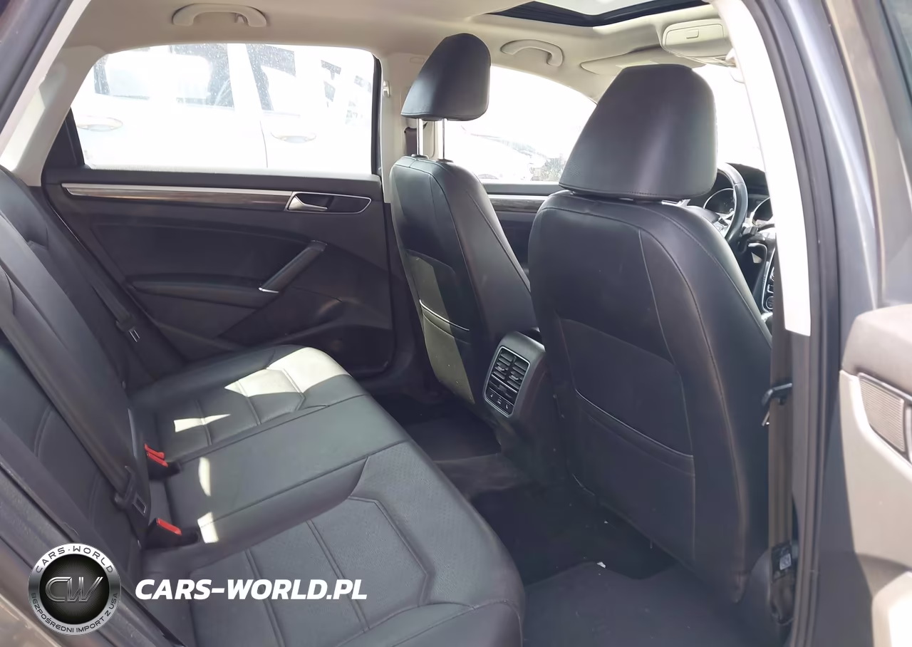 2018 Volkswagen Passat 2.0T Se VIN:1VWBA7A3XJC024813 - 8