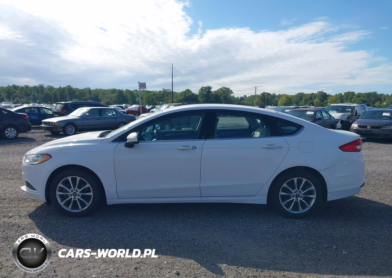 2017 Ford Fusion S VIN:3FA6P0G70HR175942 - 14