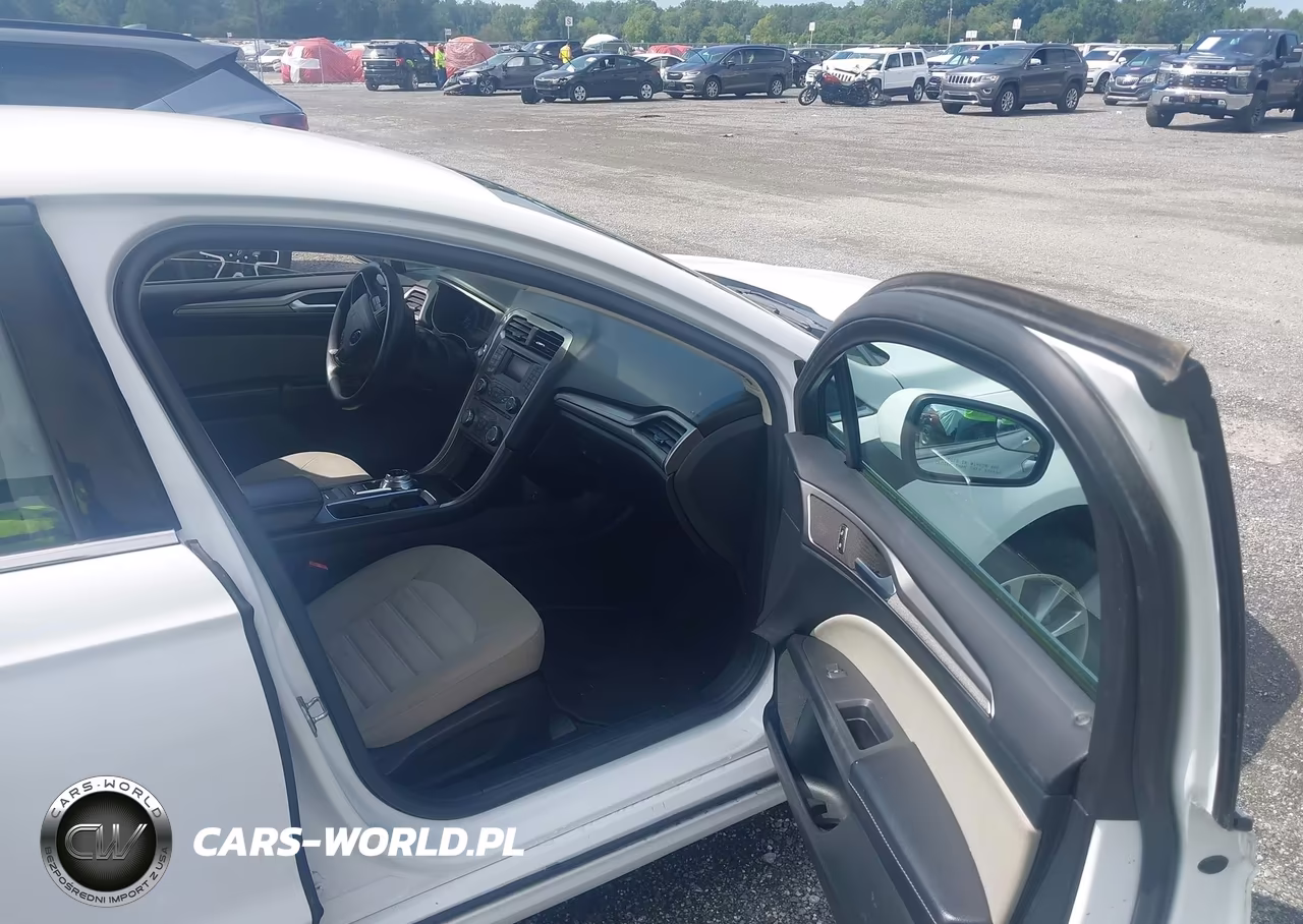 2017 Ford Fusion S VIN:3FA6P0G70HR175942 - 5