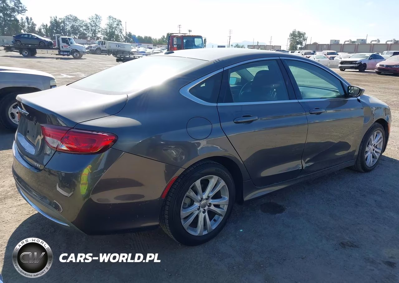 2015 Chrysler 200 Limited VIN:1C3CCCAB0FN682061 - 4