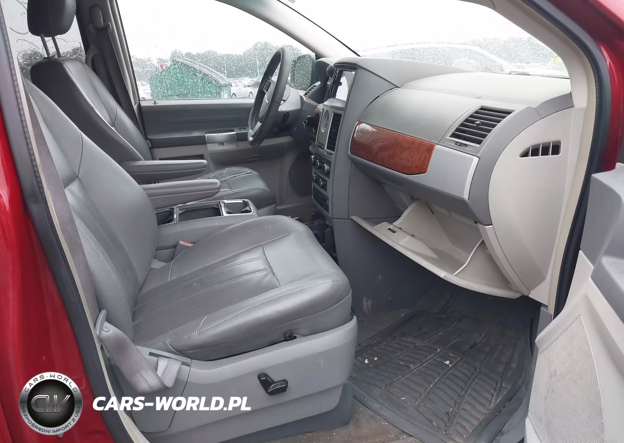 2008 Chrysler Town & Country Touring VIN:2A8HR54P78R720144 - 5