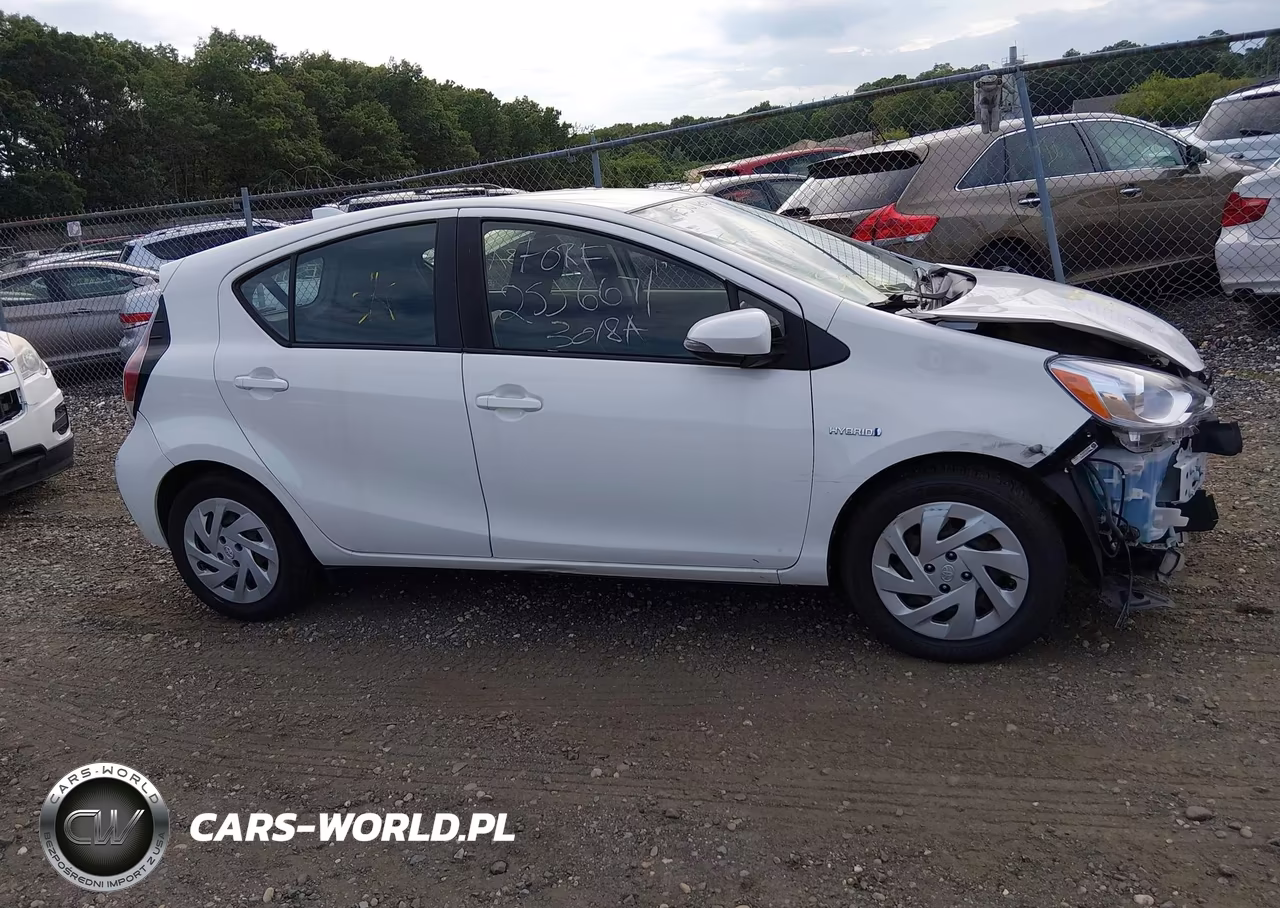 2016 Toyota Prius C Two VIN:JTDKDTB33G1138237 - 12