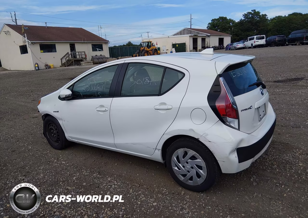 2016 Toyota Prius C Two VIN:JTDKDTB33G1138237 - 13