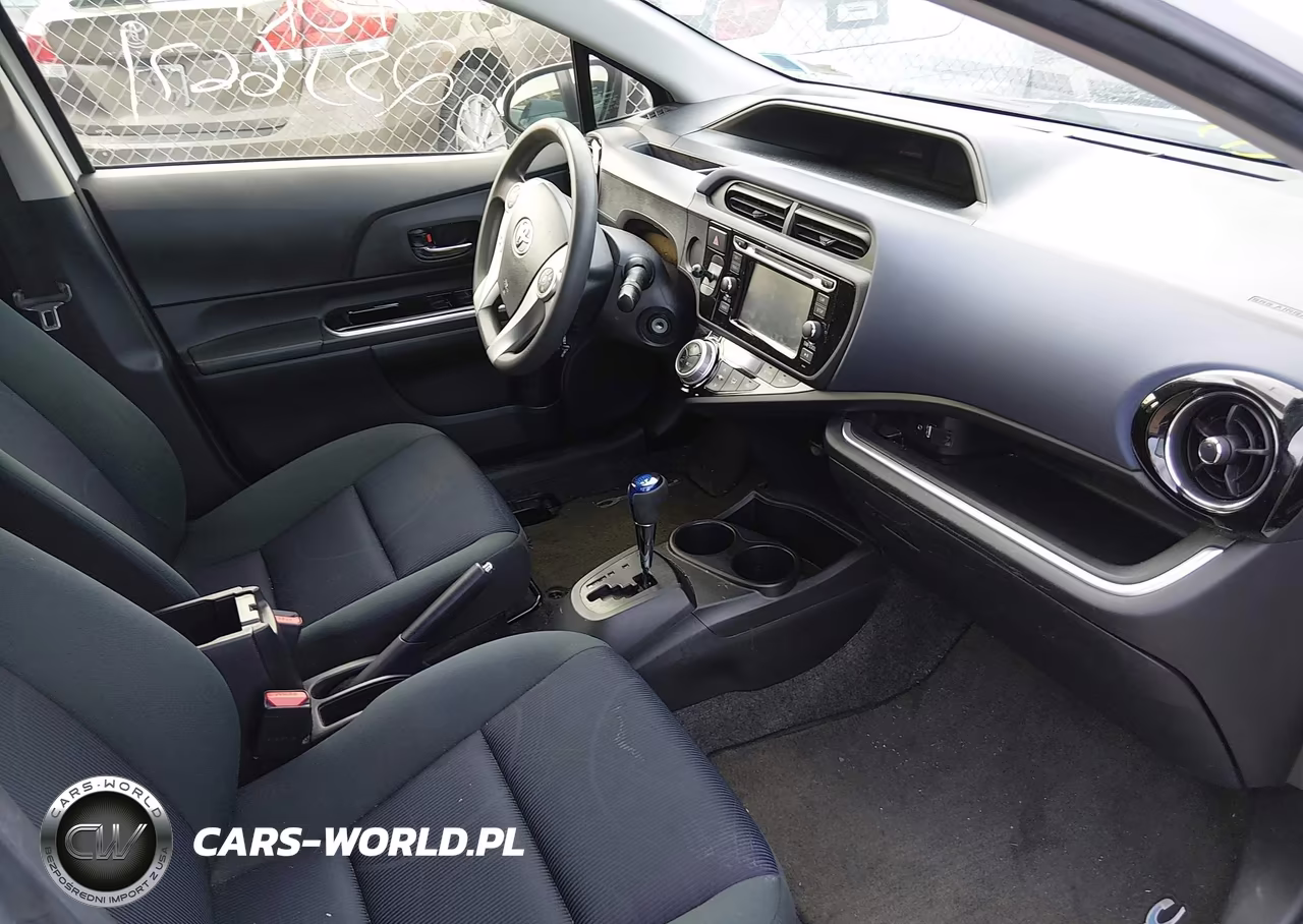 2016 Toyota Prius C Two VIN:JTDKDTB33G1138237 - 5