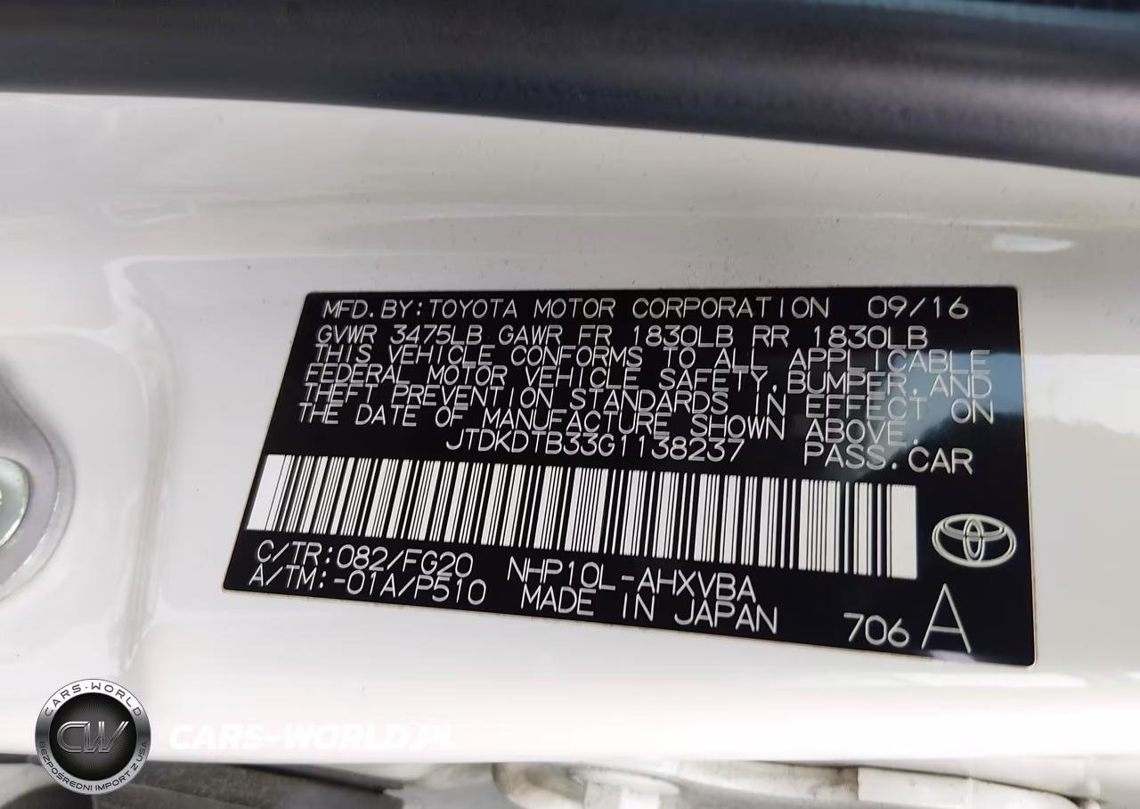 2016 Toyota Prius C Two VIN:JTDKDTB33G1138237 - 9