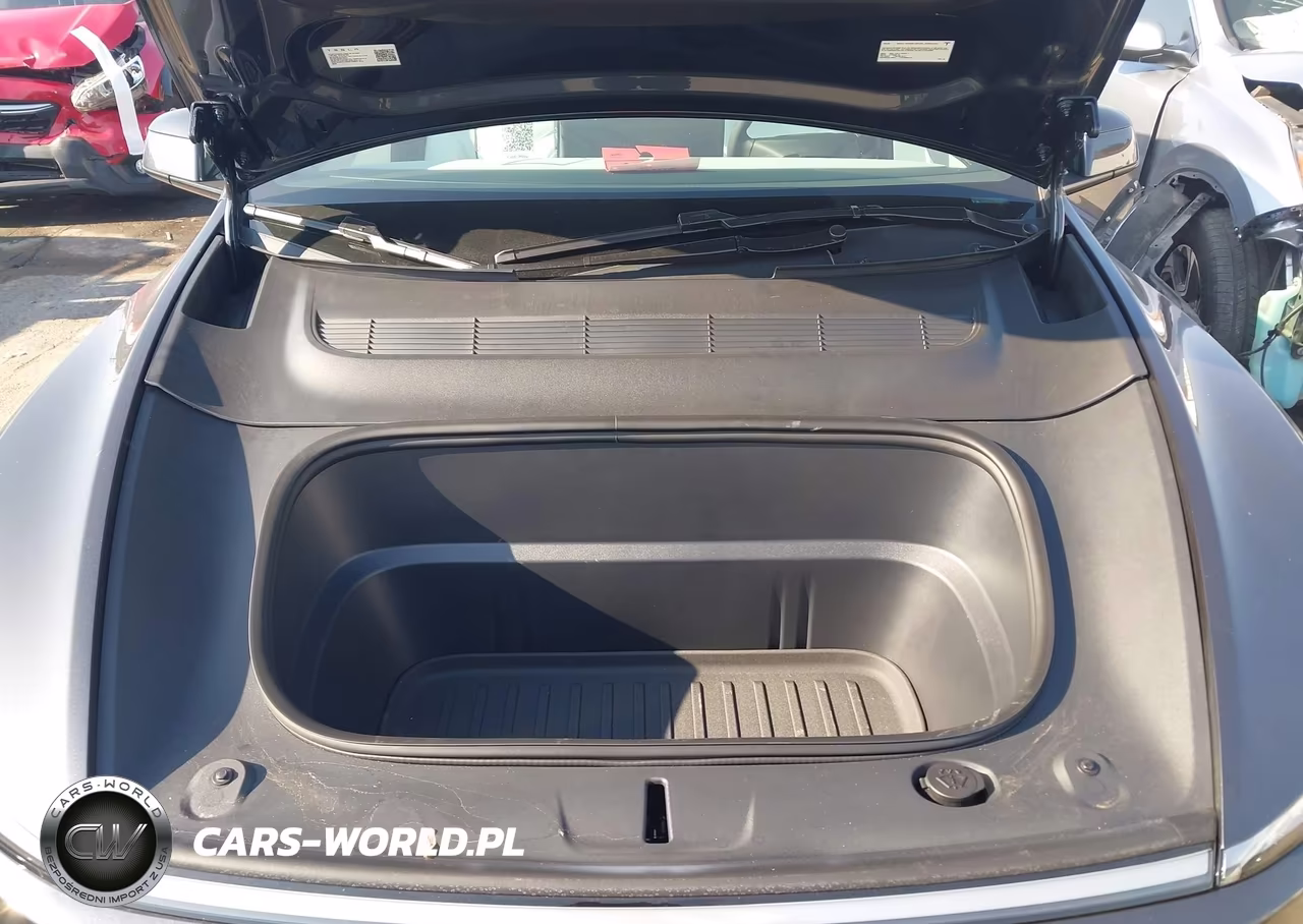 2026 Tesla Model Y VIN:7SAYGDEE1TA638192 - 10