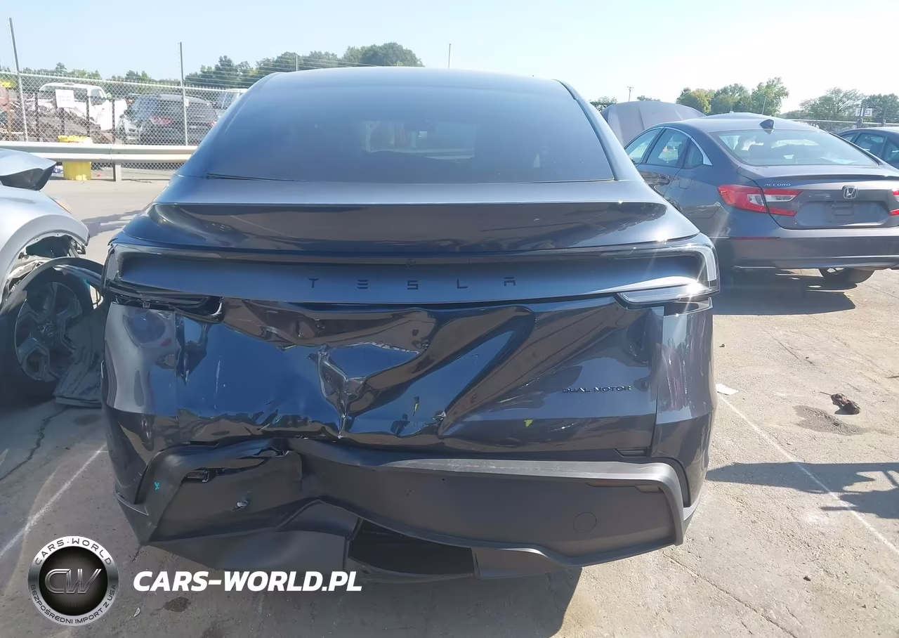 2026 Tesla Model Y VIN:7SAYGDEE1TA638192 - 15