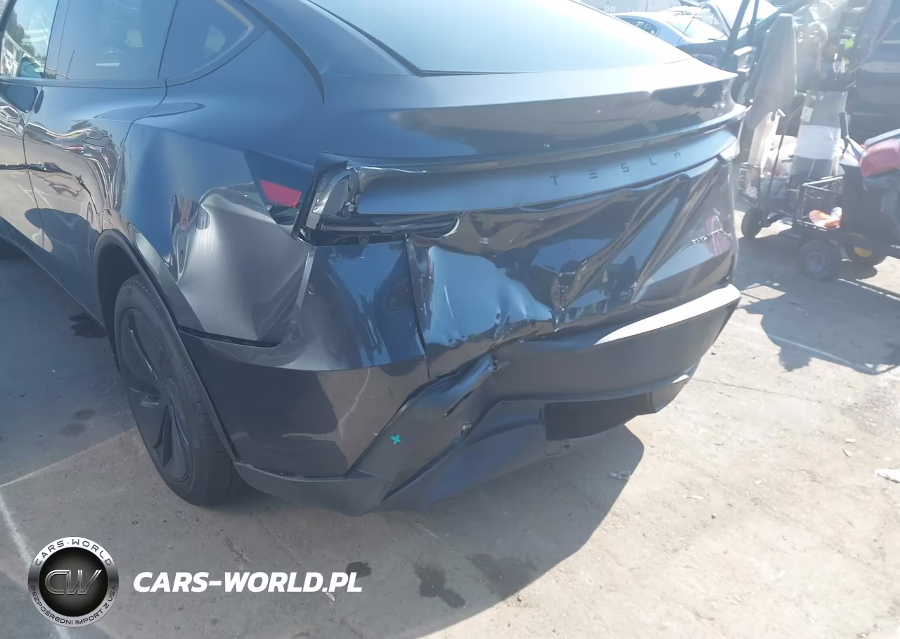 2026 Tesla Model Y VIN:7SAYGDEE1TA638192 - 6