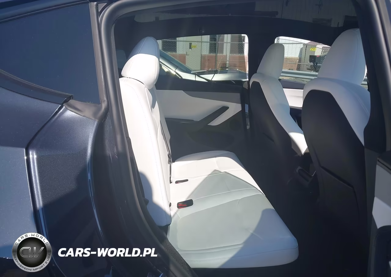2026 Tesla Model Y VIN:7SAYGDEE1TA638192 - 8