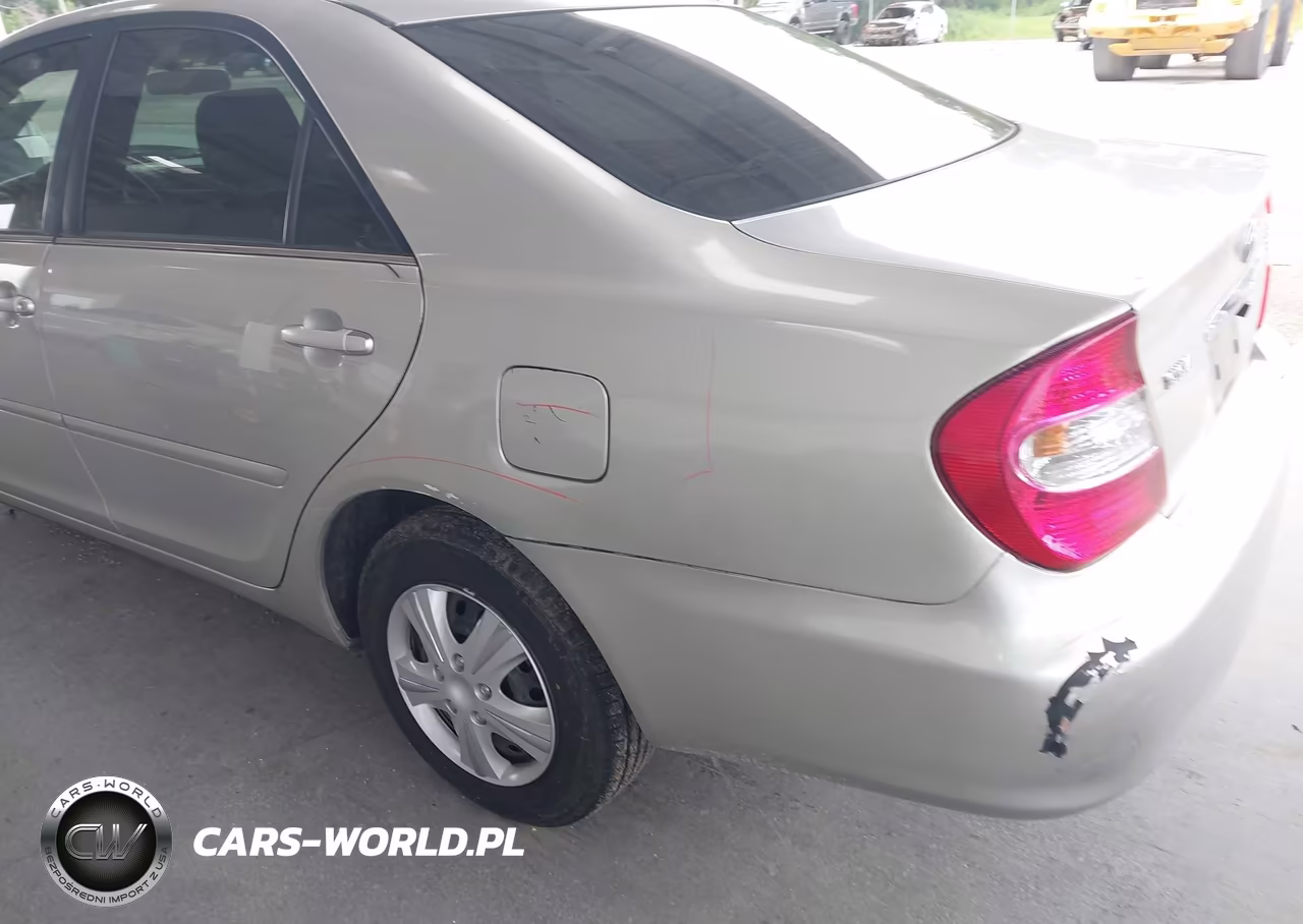 2003 Toyota Camry Le VIN:4T1BE32K13U684625 - 14